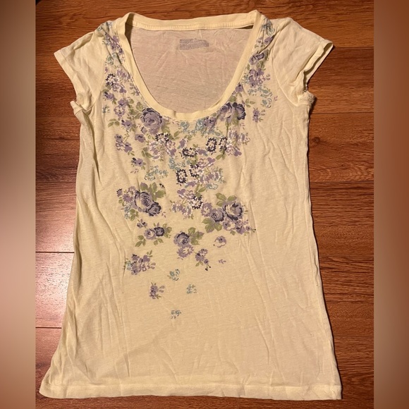 Mossimo. T-shirt. L. Light weight. Great condition. - Picture 2 of 3